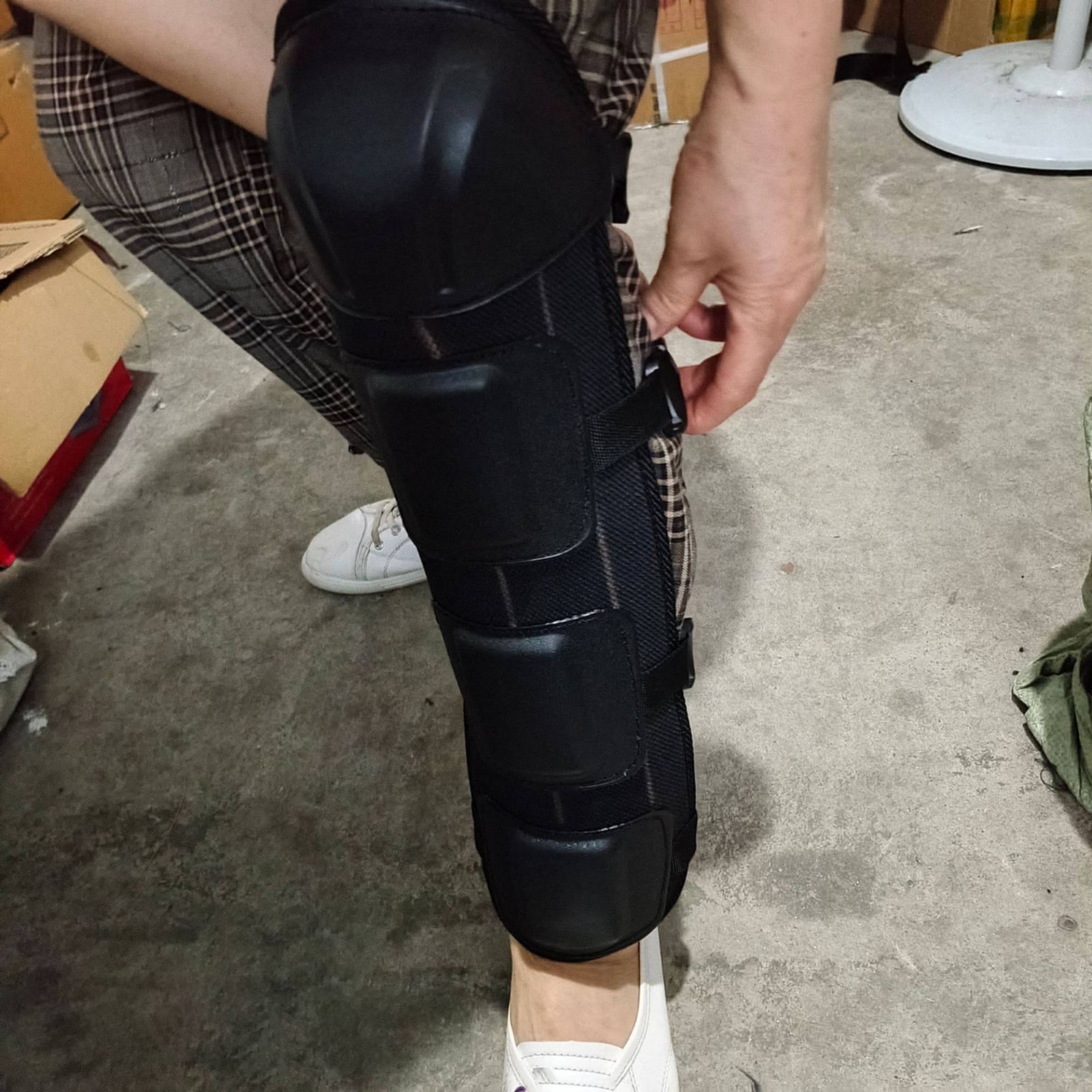 Knee Shin Guard Hard Shell Mot - огляд і ціна Knee Guard Hard