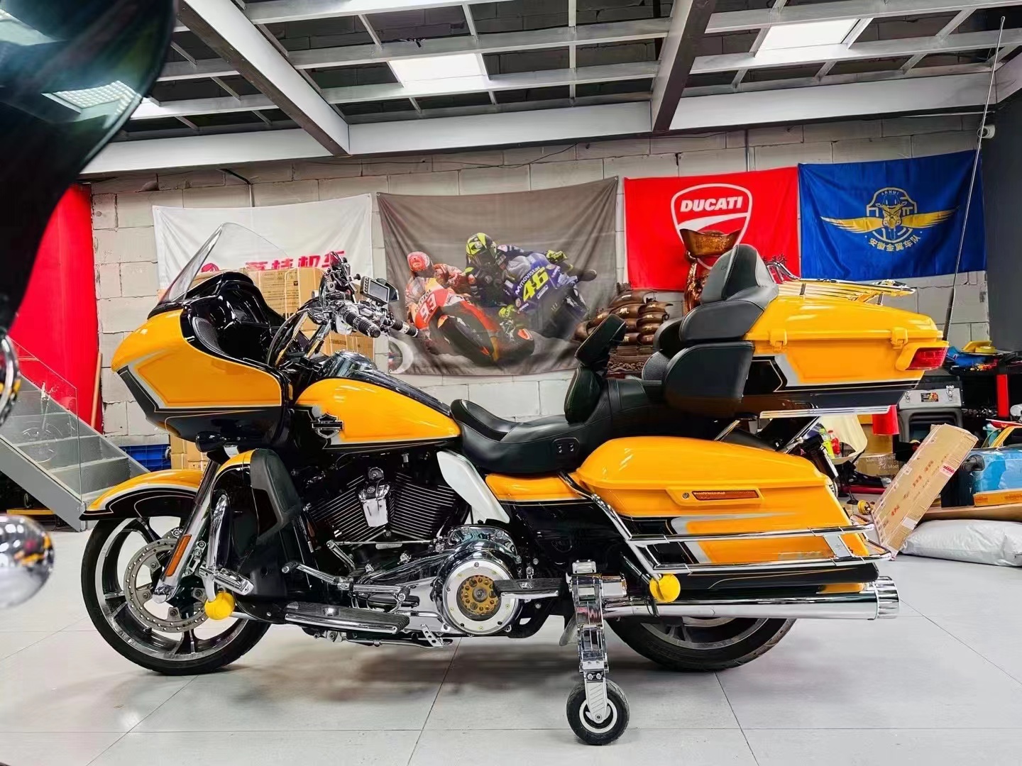 Road glide Motorcycle bike lan - огляд і ціна Motorcycle Gear Usa